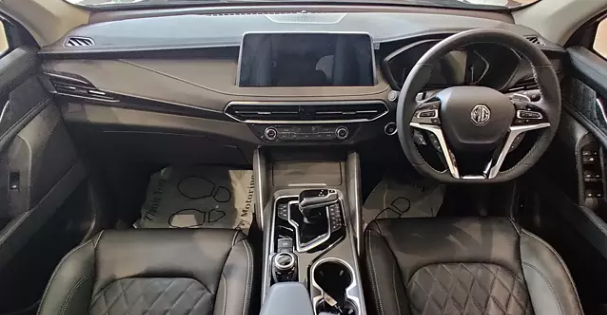 MG Gloster Desertstorm Edition Interior